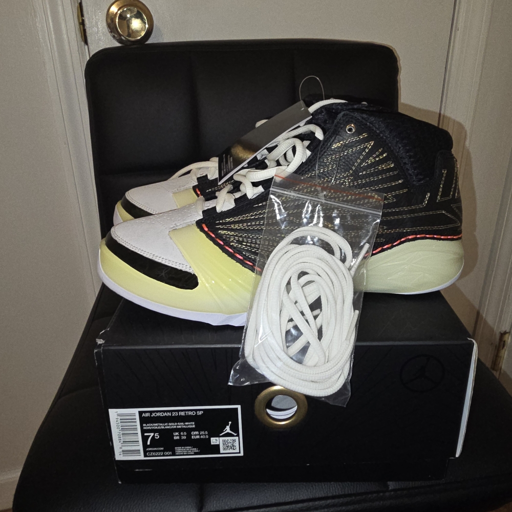 Jordan Retro SP Black White Yellow Sneakers